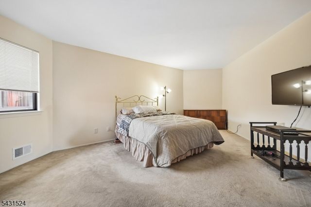 250 Ridgedale Ave D3 3, Florham Park Boro, NJ 07932