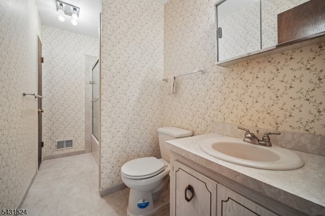250 Ridgedale Ave D3 3, Florham Park Boro, NJ 07932