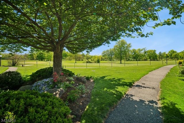 250 Ridgedale Ave D3 3, Florham Park Boro, NJ 07932