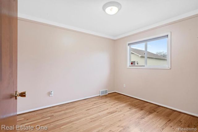 17469 Poplar Street, Riverview, MI 48193