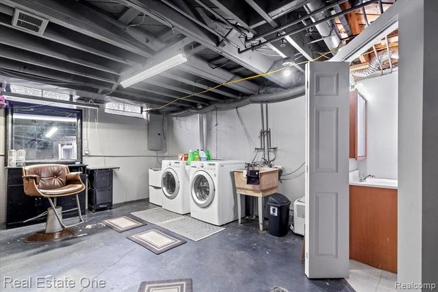 17469 Poplar Street, Riverview, MI 48193