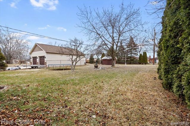 17469 Poplar Street, Riverview, MI 48193