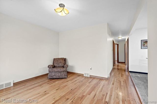 17469 Poplar Street, Riverview, MI 48193