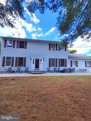 217 HOOTON RD, Mount Laurel, NJ 08054