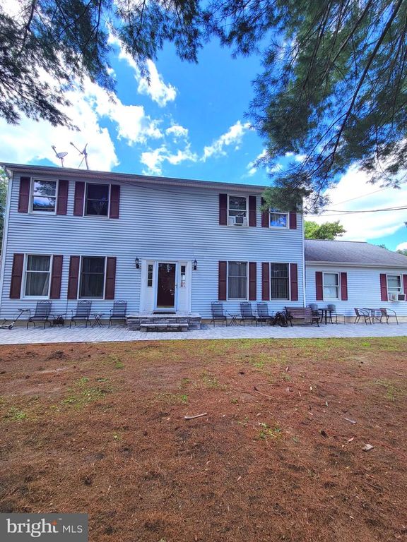217 HOOTON RD, Mount Laurel, NJ 08054