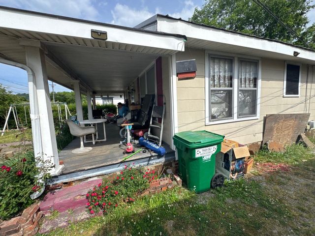 106 Rowland Avenue, Rossville, GA 30741