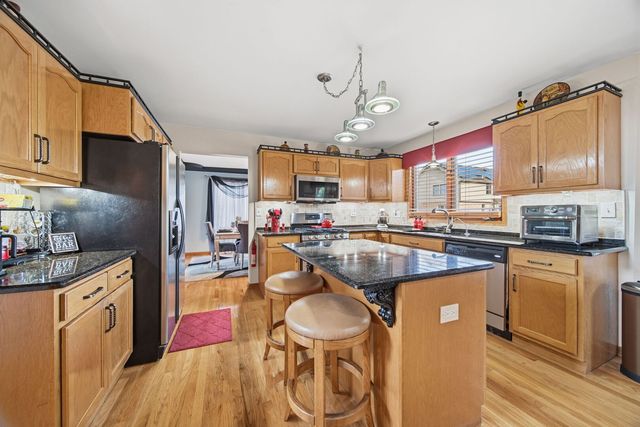1249 W PARLIAMENT Street, Crete, IL 60417