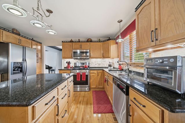 1249 W PARLIAMENT Street, Crete, IL 60417