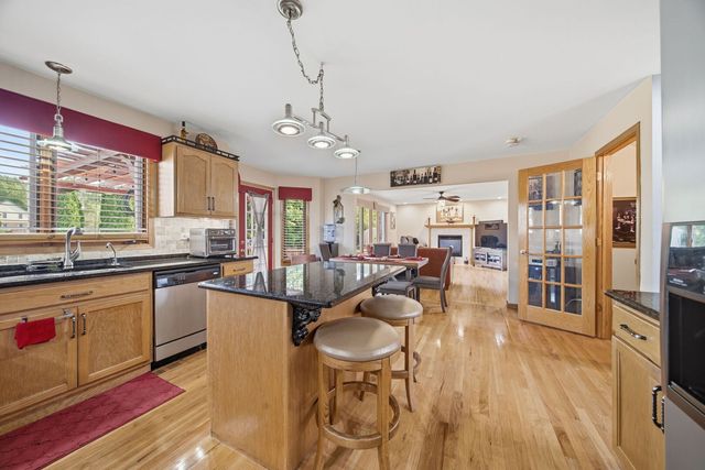 1249 W PARLIAMENT Street, Crete, IL 60417