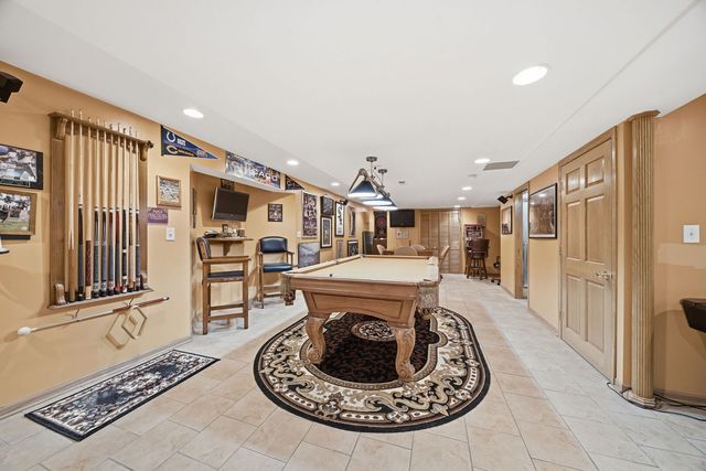 1249 W PARLIAMENT Street, Crete, IL 60417