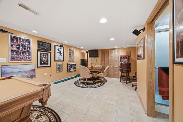 1249 W PARLIAMENT Street, Crete, IL 60417