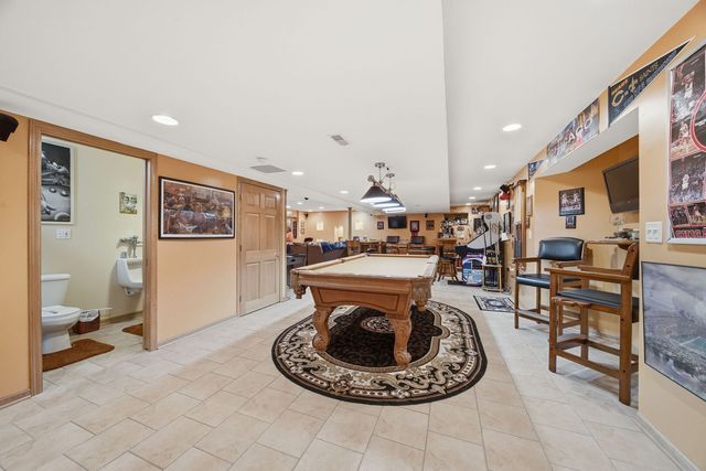 1249 W PARLIAMENT Street, Crete, IL 60417