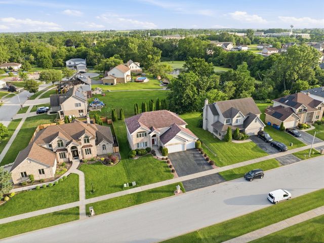 1249 W PARLIAMENT Street, Crete, IL 60417
