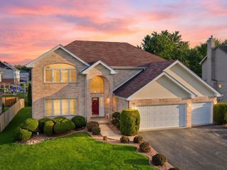 1249 W PARLIAMENT Street, Crete, IL 60417