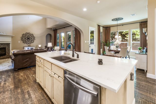 3905 Jasmine Fox Lane, Arlington, TX 76005