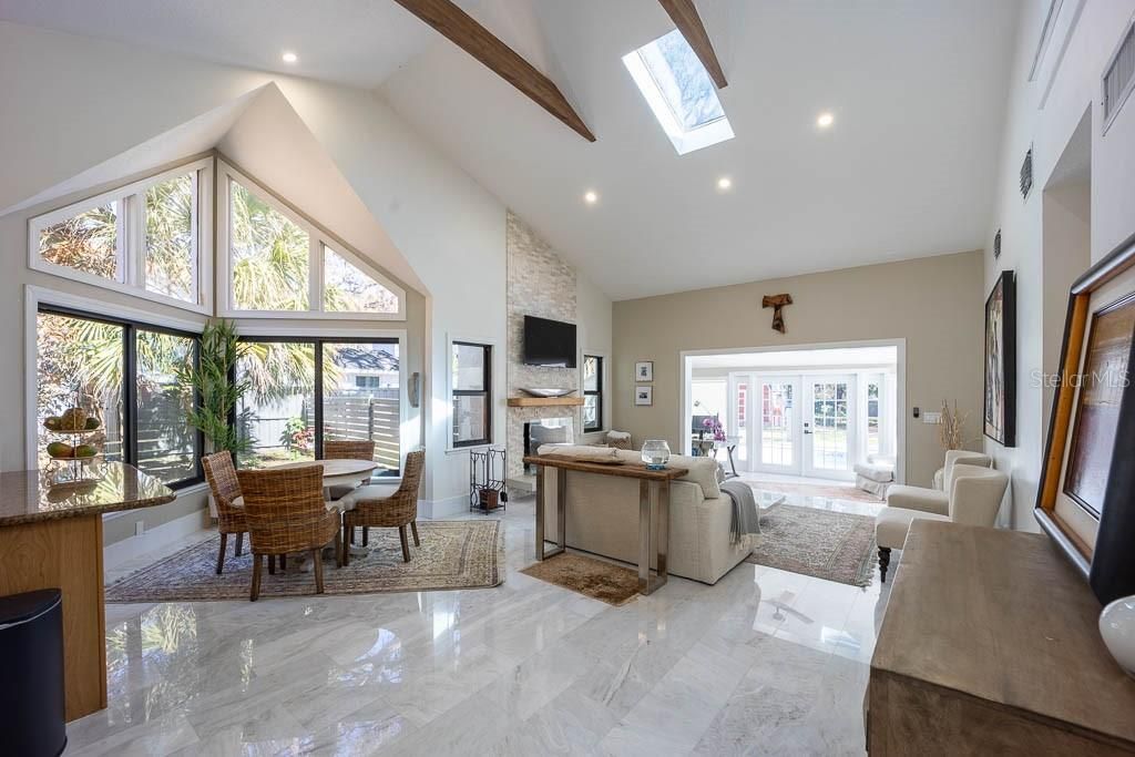 Image 14 of property listing at 735 OAKDALE STREET, Windermere, FL 34786