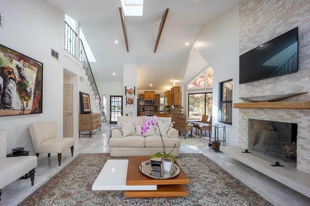 Image 15 of property listing at 735 OAKDALE STREET, Windermere, FL 34786