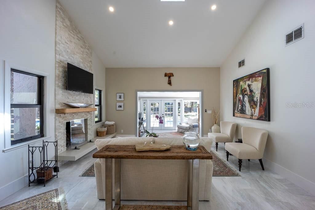 Image 16 of property listing at 735 OAKDALE STREET, Windermere, FL 34786