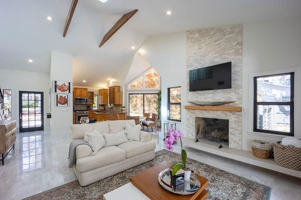 Image 18 of property listing at 735 OAKDALE STREET, Windermere, FL 34786