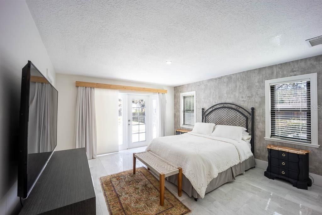 Image 27 of property listing at 735 OAKDALE STREET, Windermere, FL 34786