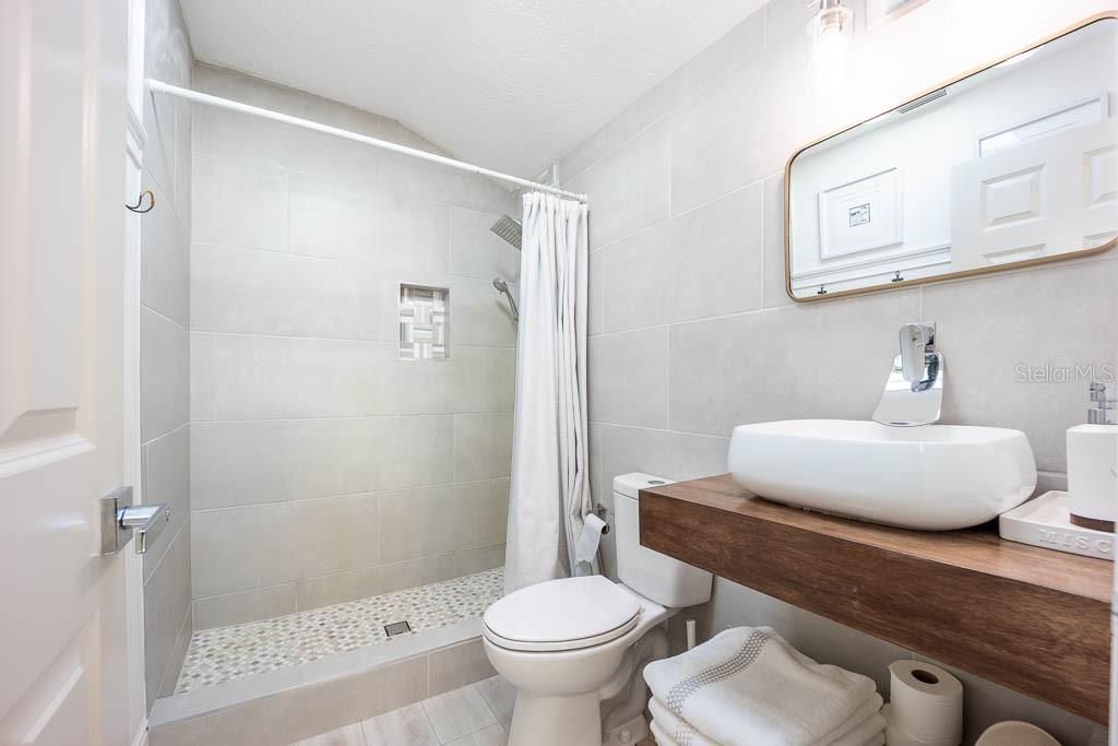 Image 37 of property listing at 735 OAKDALE STREET, Windermere, FL 34786