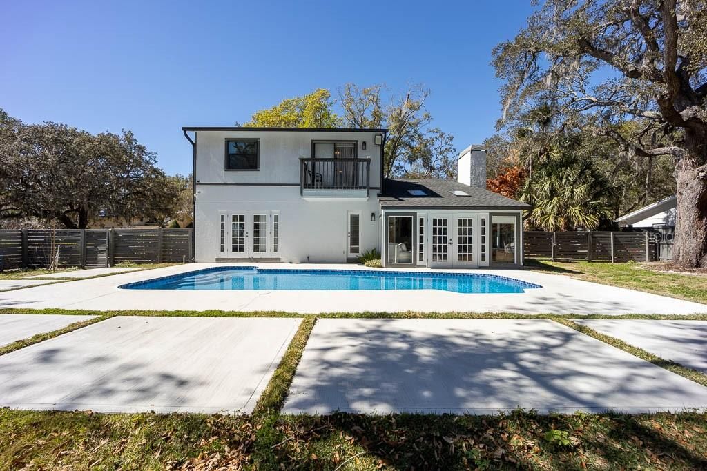 Image 7 of property listing at 735 OAKDALE STREET, Windermere, FL 34786