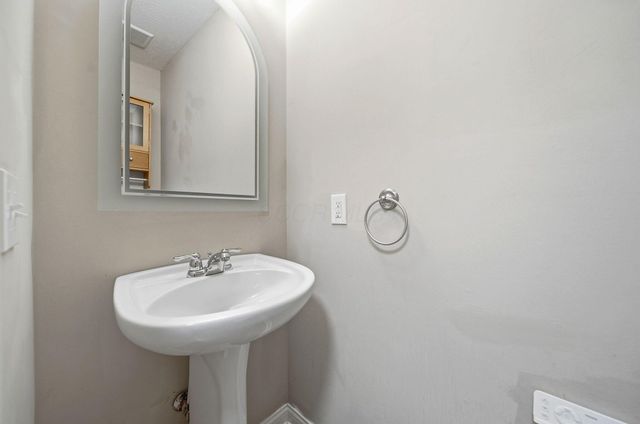 1384 Delcastle Loop, Grove City, OH 43123