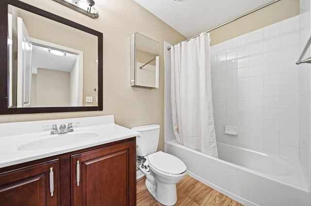 1384 Delcastle Loop, Grove City, OH 43123