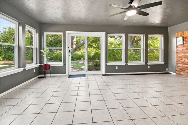 3552 Wosley Drive, Fort Worth, TX 76133
