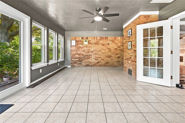 3552 Wosley Drive, Fort Worth, TX 76133