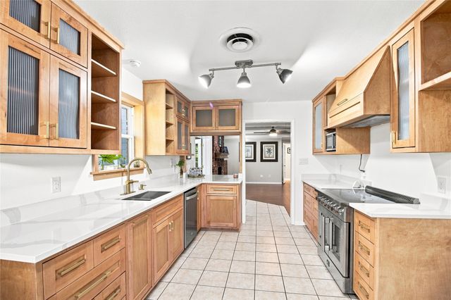 3552 Wosley Drive, Fort Worth, TX 76133