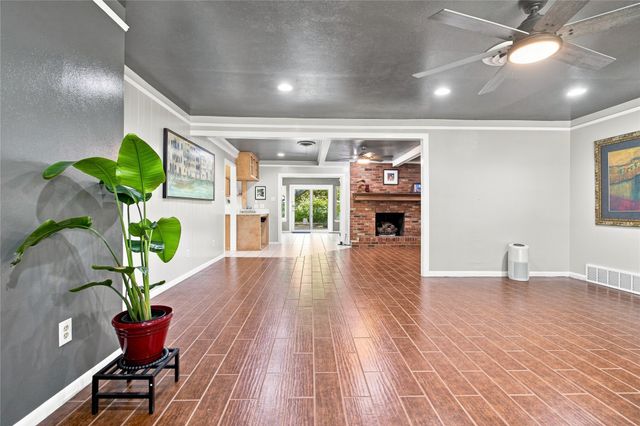 3552 Wosley Drive, Fort Worth, TX 76133