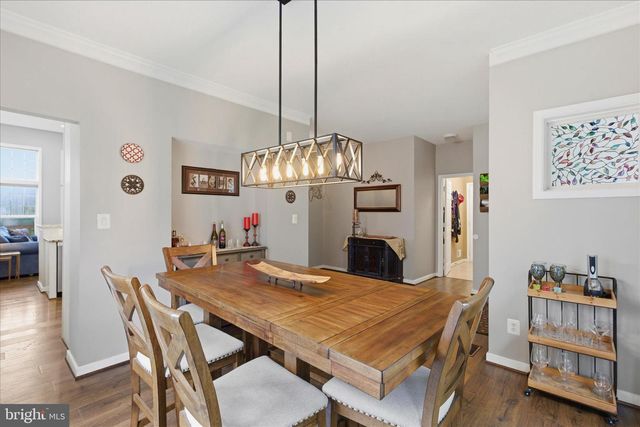 43605 WEMBLEY LN, Chantilly, VA 20152