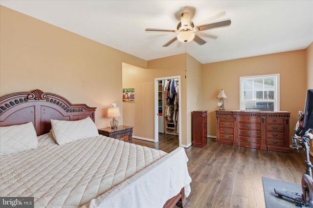 43605 WEMBLEY LN, Chantilly, VA 20152