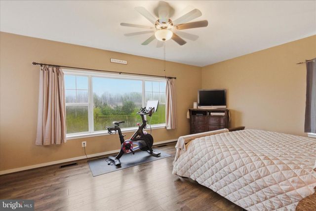 43605 WEMBLEY LN, Chantilly, VA 20152