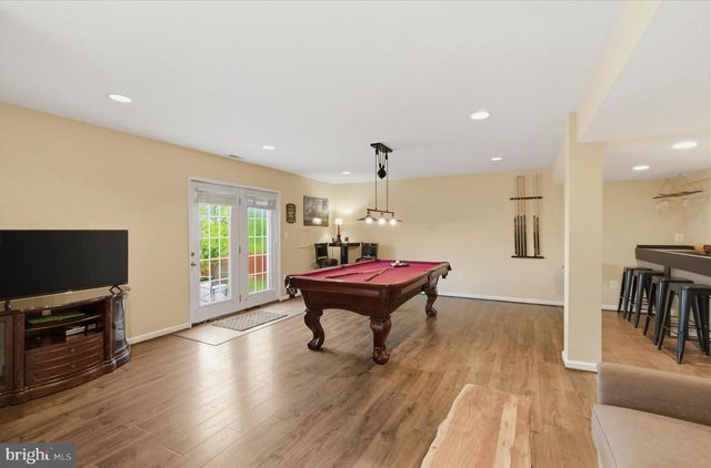 43605 WEMBLEY LN, Chantilly, VA 20152