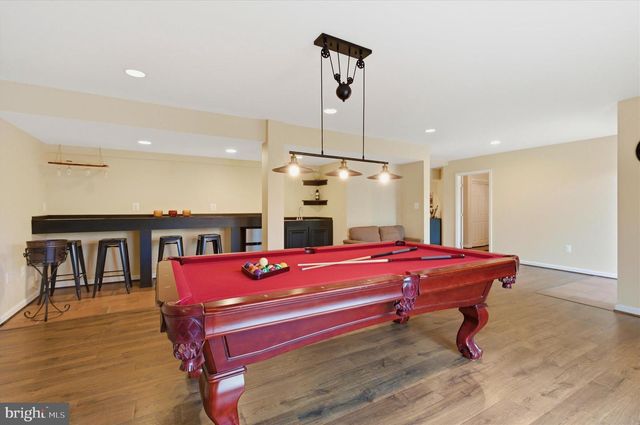 43605 WEMBLEY LN, Chantilly, VA 20152