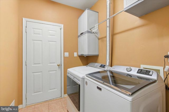 43605 WEMBLEY LN, Chantilly, VA 20152