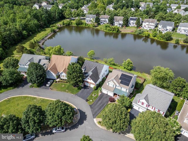 43605 WEMBLEY LN, Chantilly, VA 20152