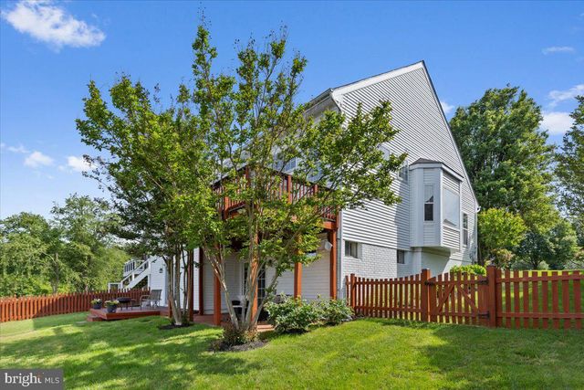 43605 WEMBLEY LN, Chantilly, VA 20152