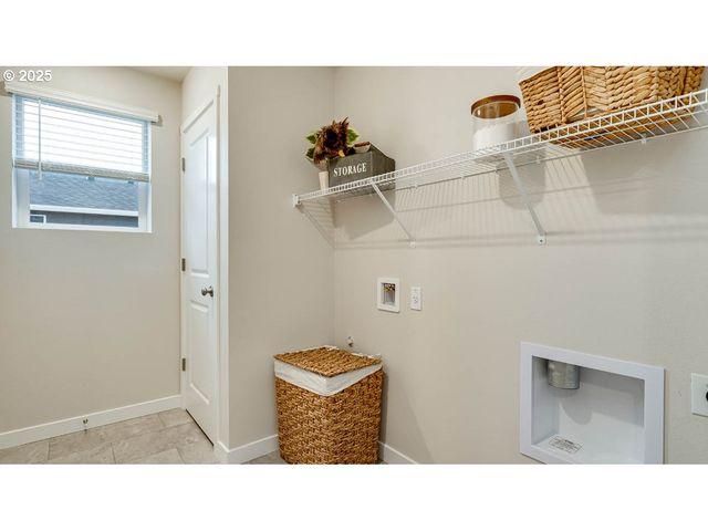 2130 36th Ave, Forest Grove, OR 97116