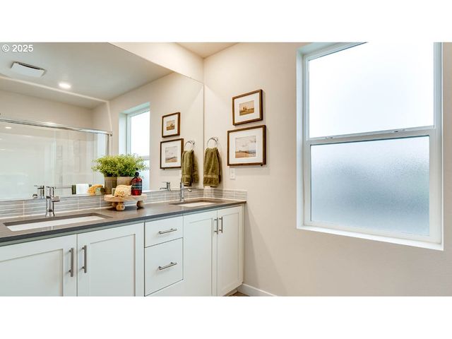 2130 36th Ave, Forest Grove, OR 97116