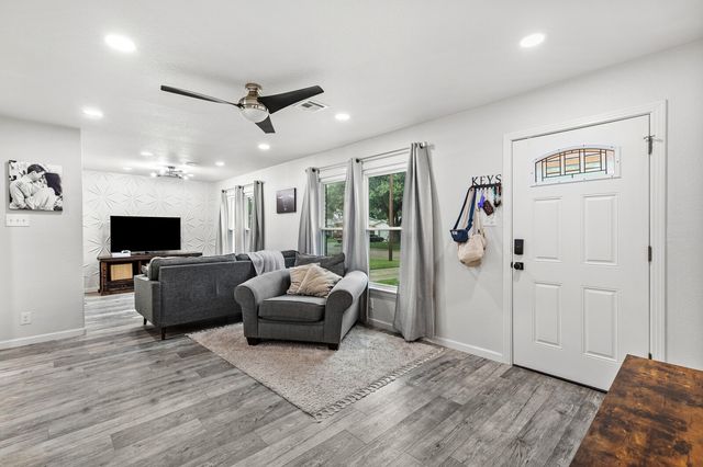 1318 N 61st Street, Waco, TX 76710