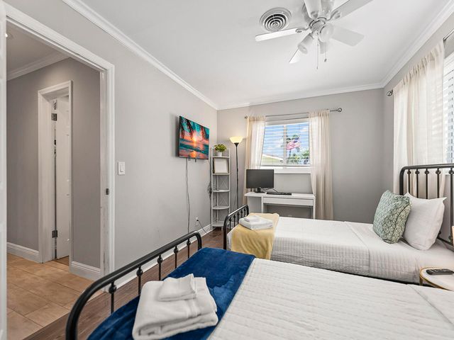 801 SE 14th Street, Deerfield Beach, FL 33441