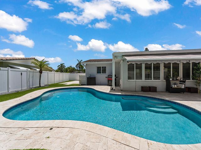 801 SE 14th Street, Deerfield Beach, FL 33441