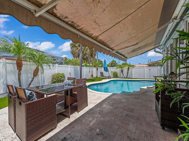 801 SE 14th Street, Deerfield Beach, FL 33441