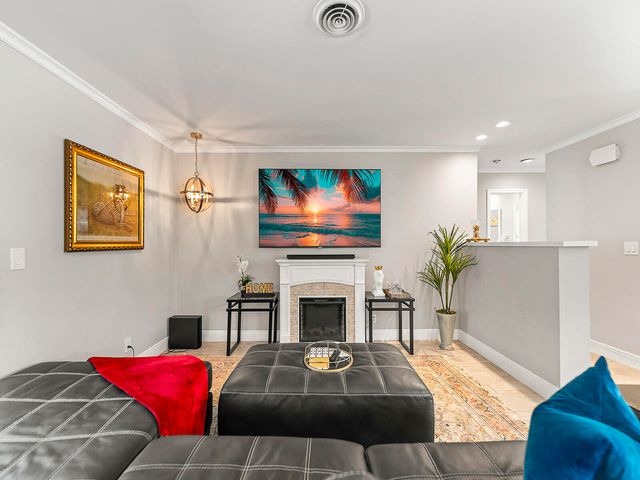 801 SE 14th Street, Deerfield Beach, FL 33441