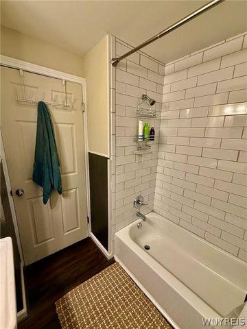 39 Manser Drive, Amherst, NY 14226