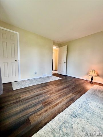 39 Manser Drive, Amherst, NY 14226