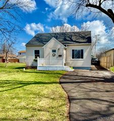 39 Manser Drive, Amherst, NY 14226